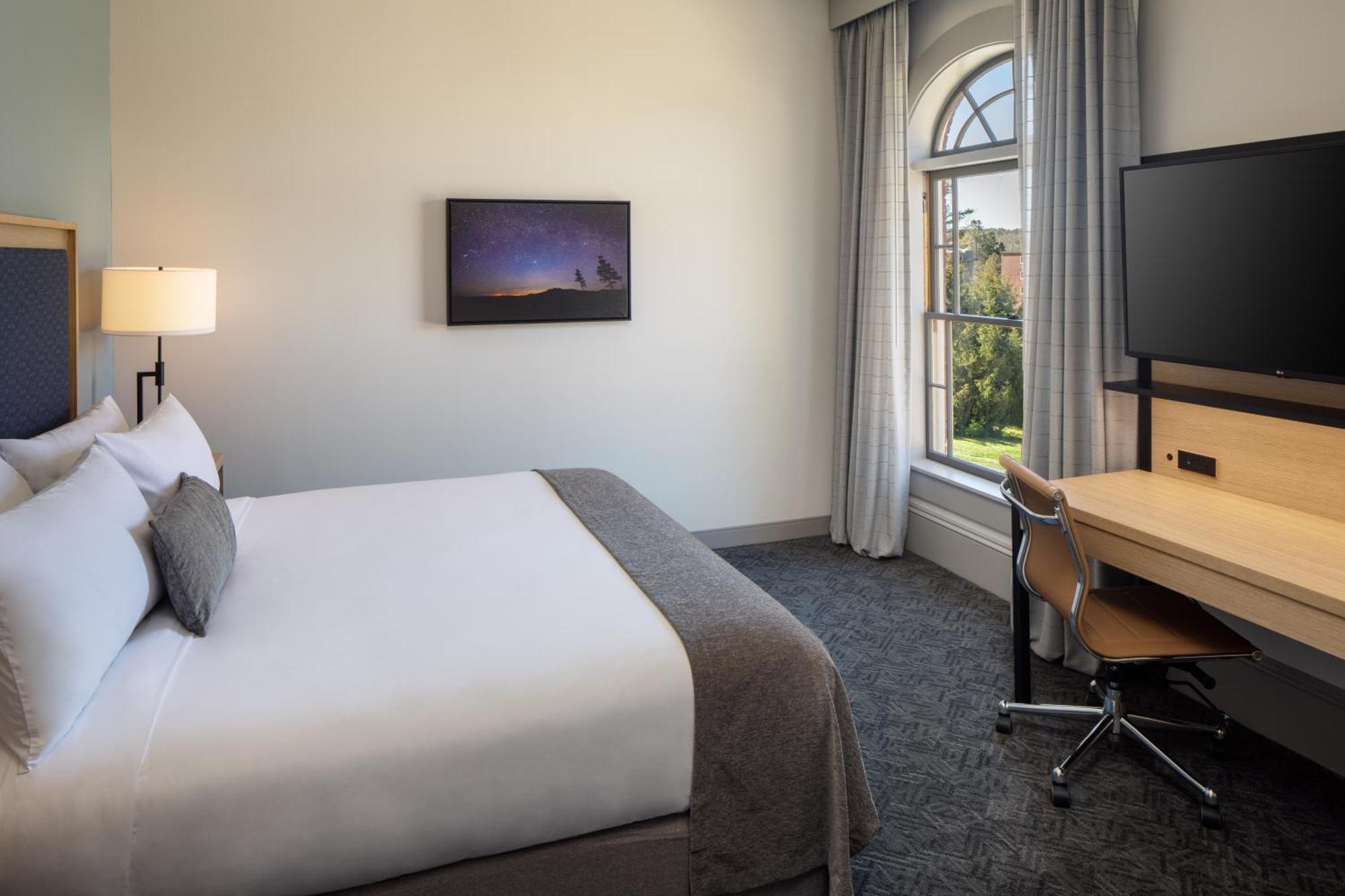 Hotel Ursa Orono Екстериор снимка