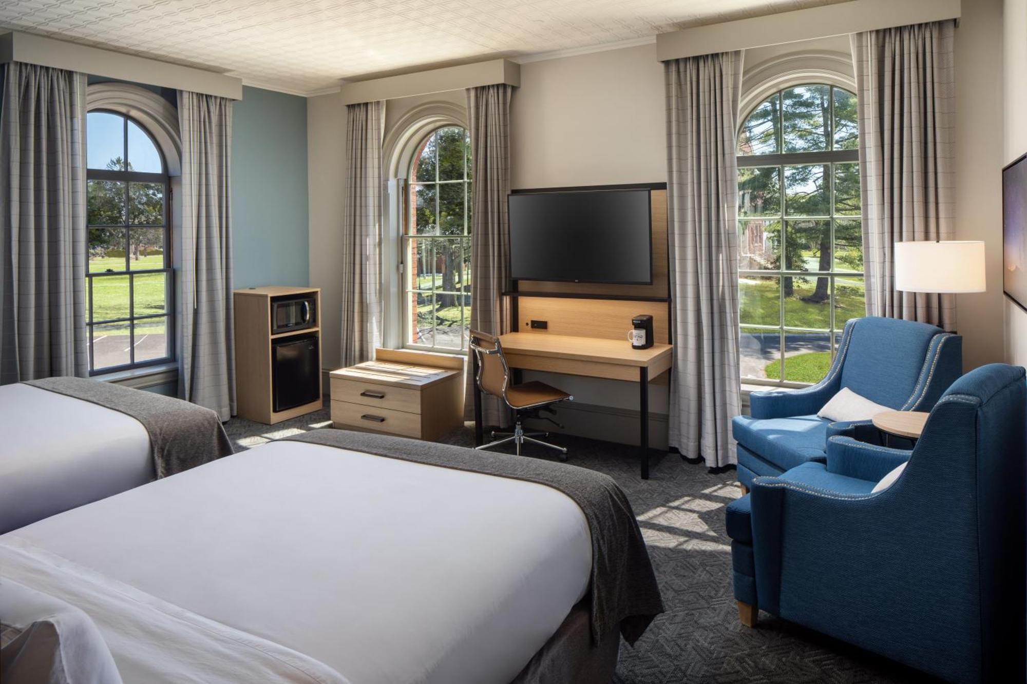 Hotel Ursa Orono Екстериор снимка
