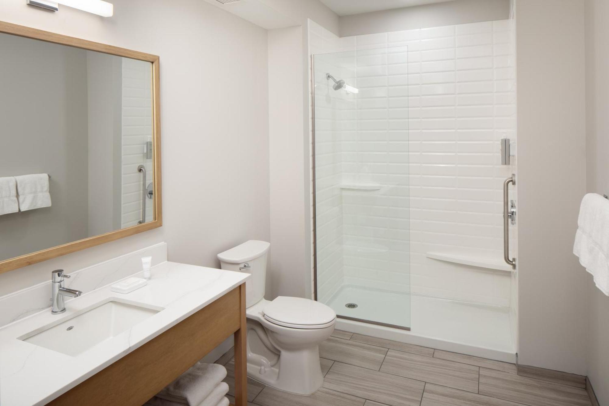 Hotel Ursa Orono Екстериор снимка